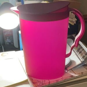 2qt Pitcher Tupperware